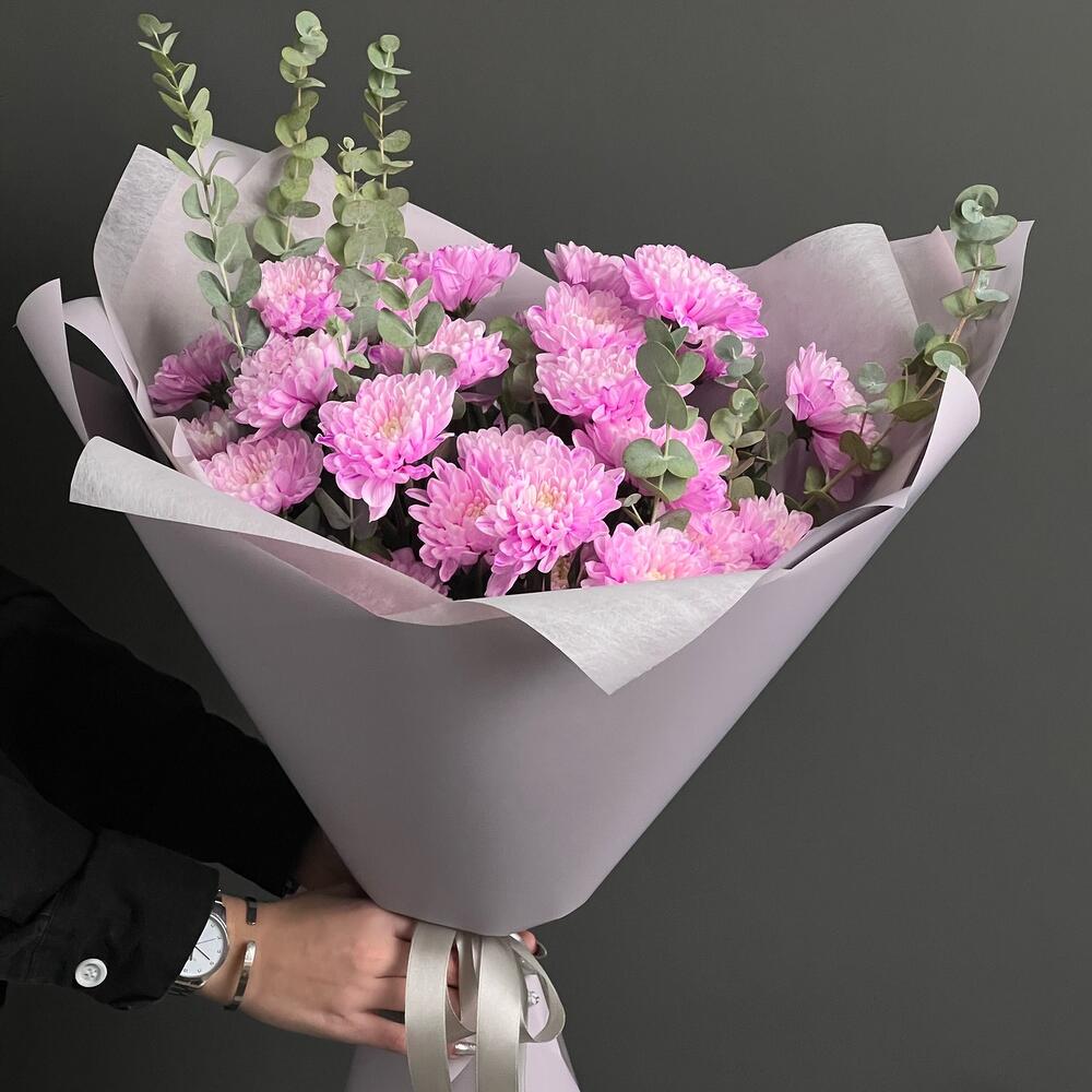 https://content2.flowwow-images.com/data/flowers/1000x1000/46/1673502849_97507246.jpg