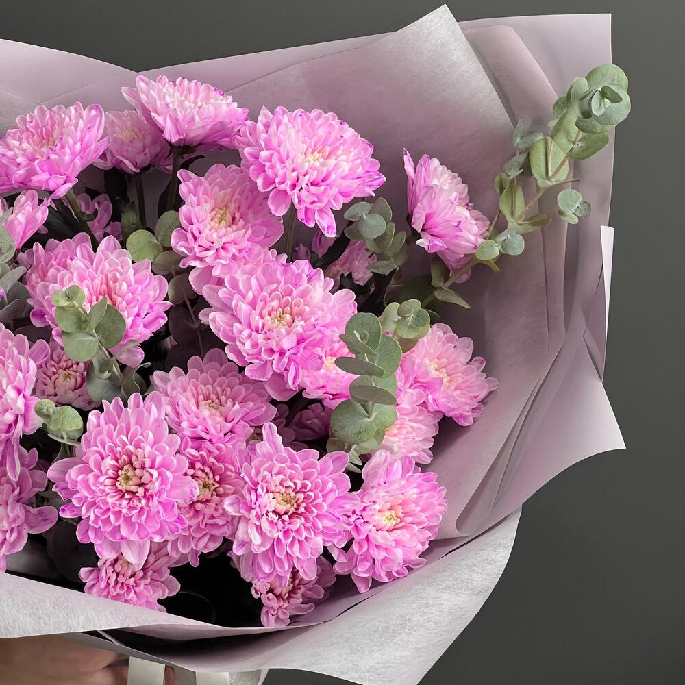 https://content2.flowwow-images.com/data/flowers/1000x1000/48/1673502850_35038548.jpg